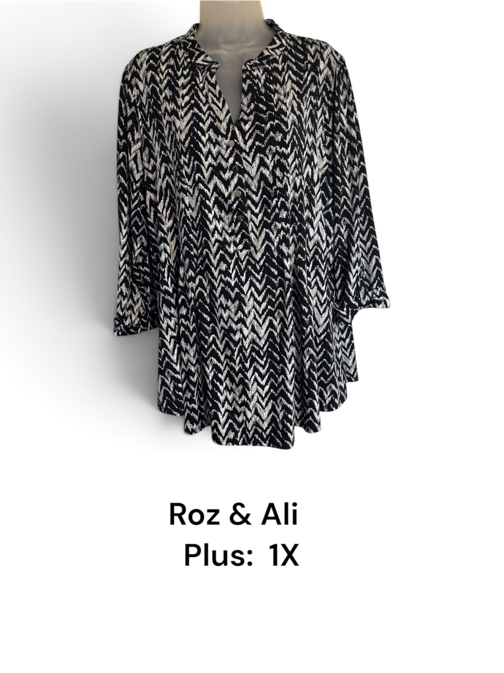 Roz & Ali Black and White Zigzag Print  Top  PLUS: 1X  #M